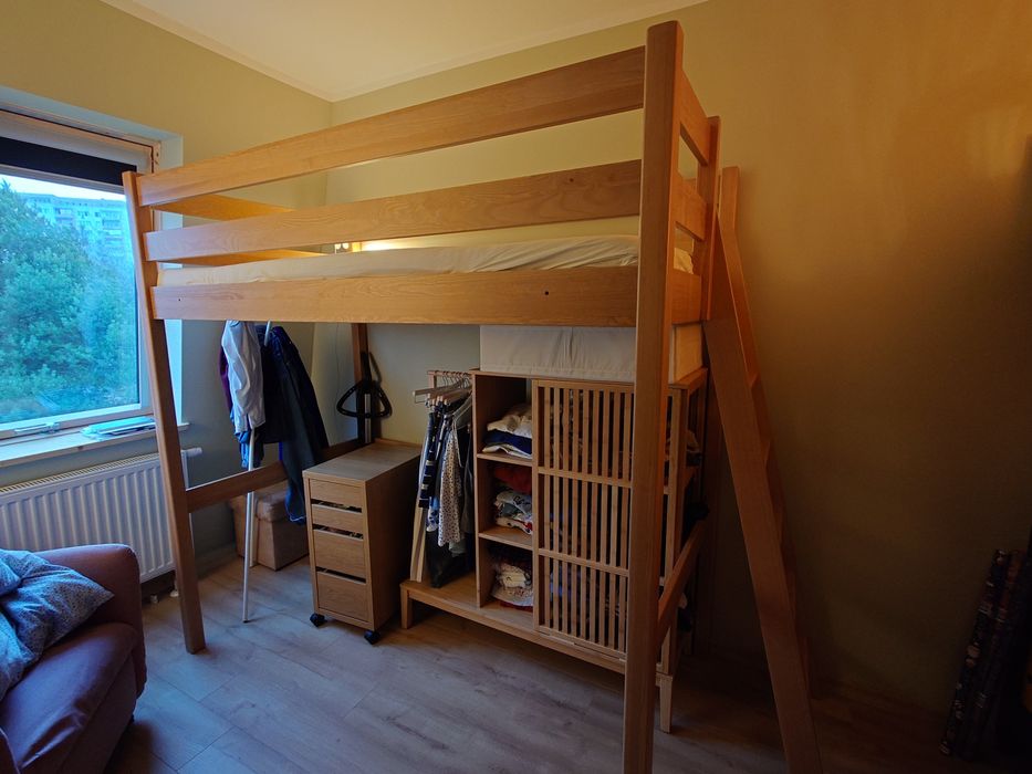 Drewniane łóżko na antresoli 190x100