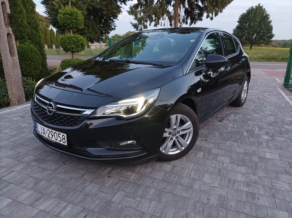 Astra z bogatym wyposażenien 2 x alufelgi