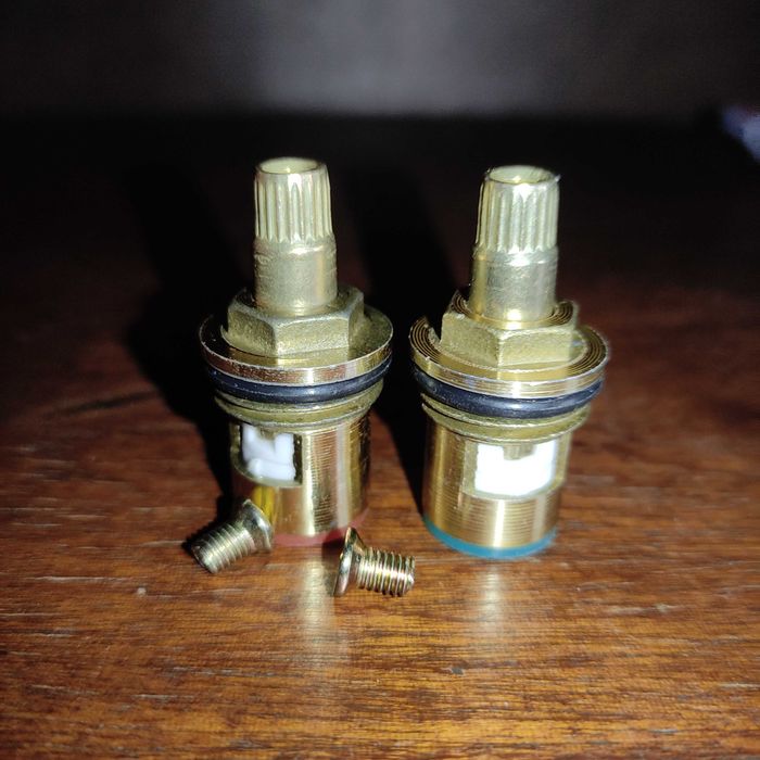 Кран Букса, 2 шт в комплекті + гвинтики