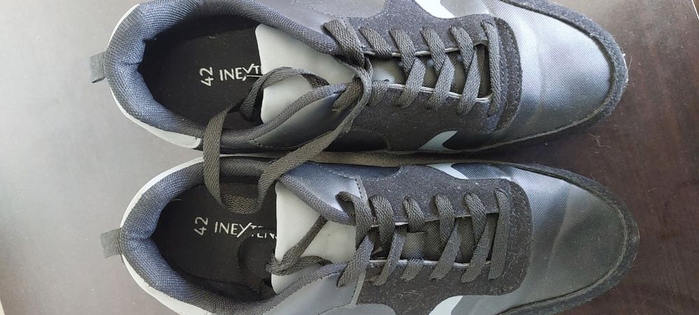 Tenis pretos inextenso