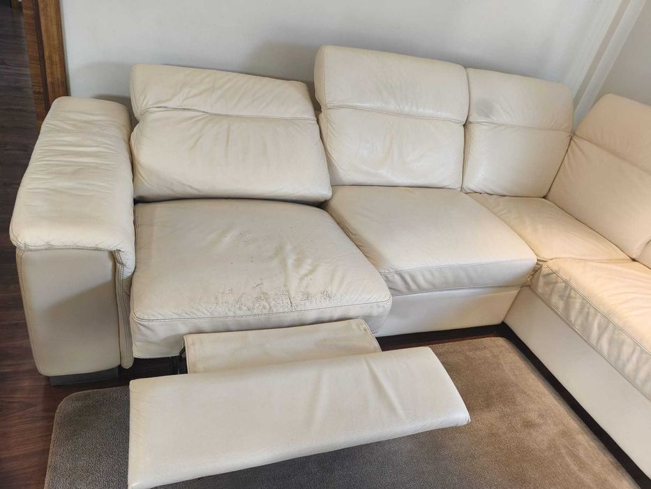 Sofá em pele da Chateaux Dax com Chaise Long e Relax