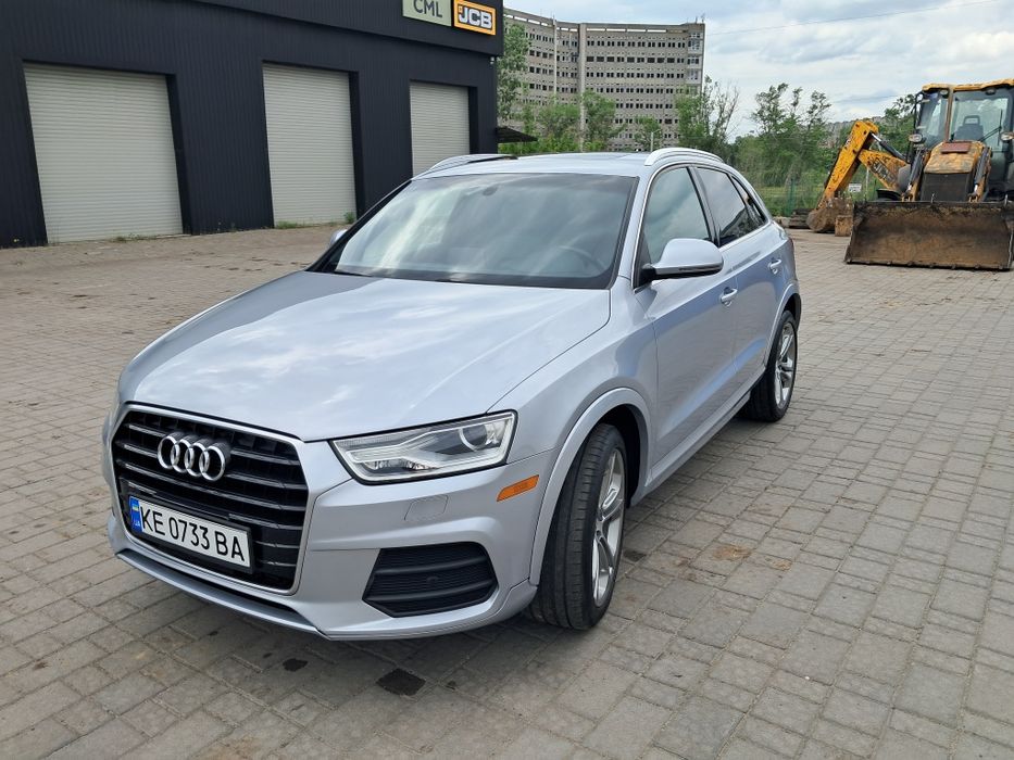 Продам  Audi Q3.