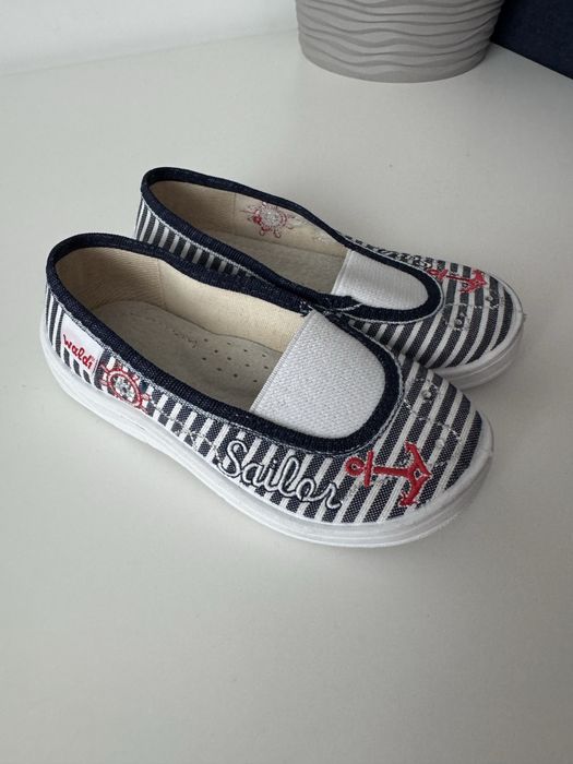 Тапочки/кеди/туфлі для садочку, Waldi розмір 24, устілка 14,5 см. Нові