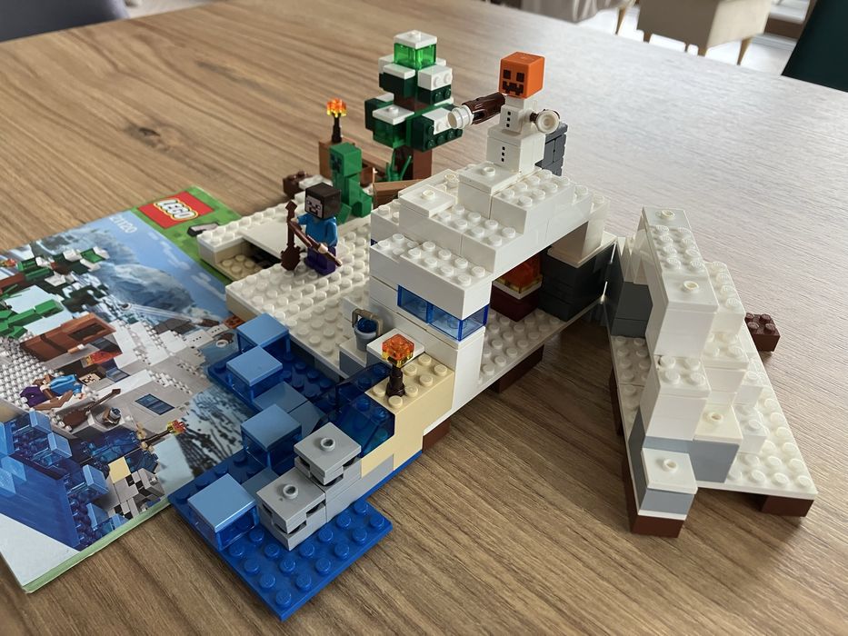 LEGO 21120 Śnieżna kryjówka Minecraft