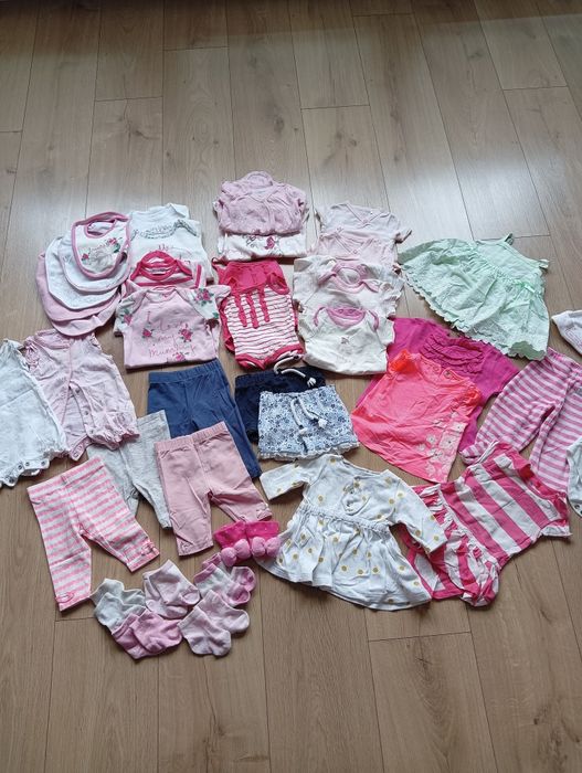 Paka ubranek 50-56