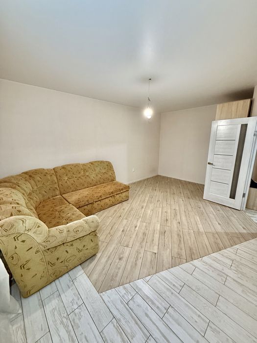 Продаж квартири Леваневців