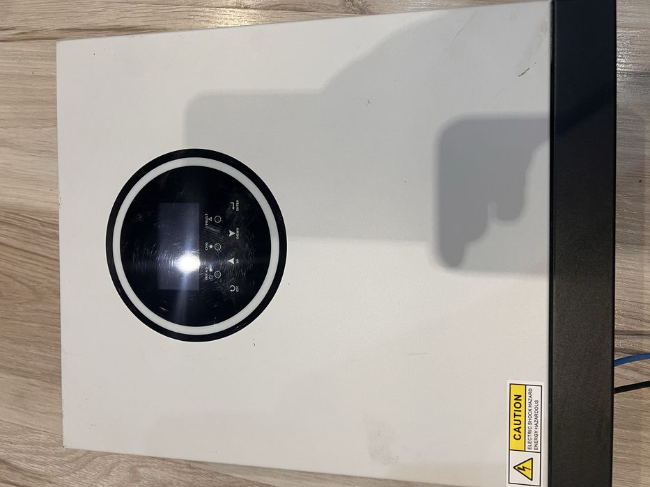 Falownik hybrydowy SM-3200H-24 – 24V / 3,2 kW