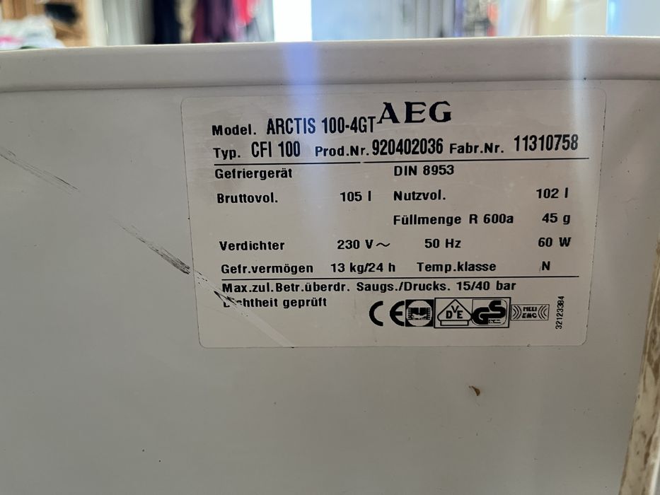 Zamrażarka klapowa AEG - 100 litrów