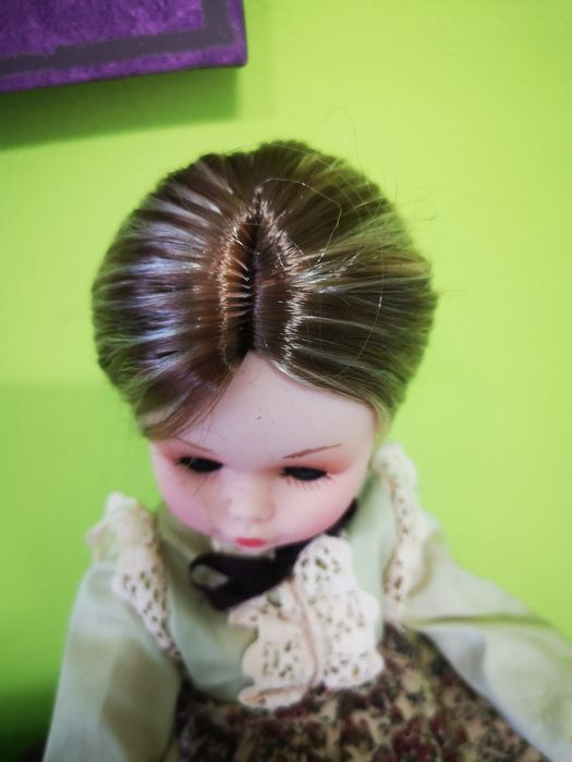 Boneca antiga de plástico vintage