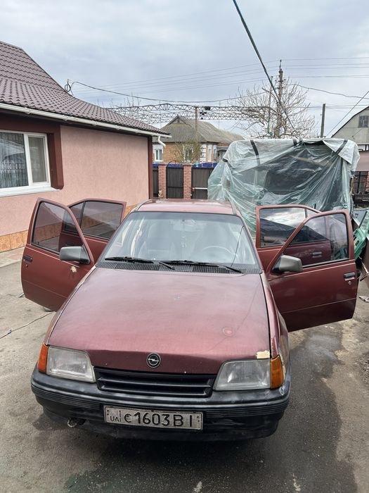 Opel Kadett 1.3 Бензин