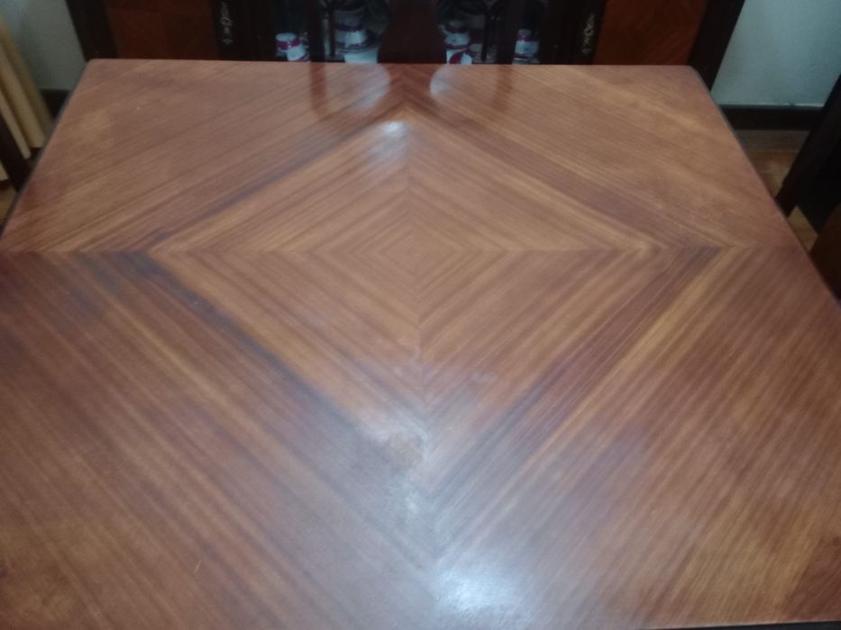 Mobilia Quinane 2 Moveis 1 Mesa Jantar (cadeiras são oferta)
