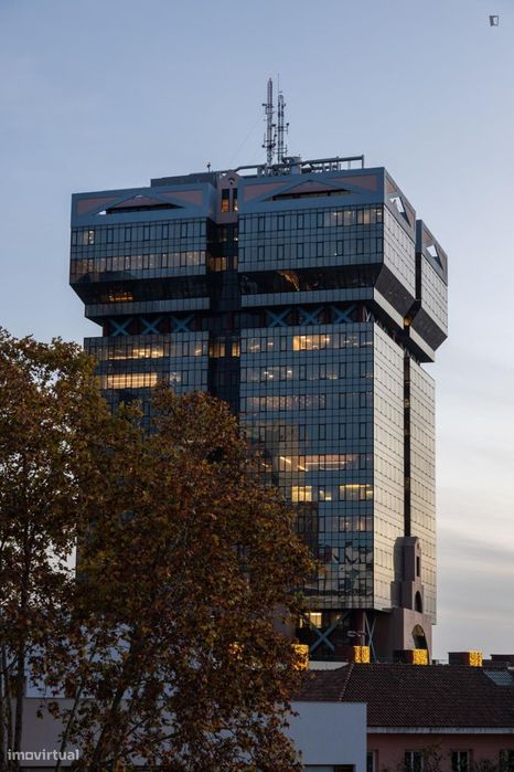 Quarto - localizado em Amoreiras Lisbon