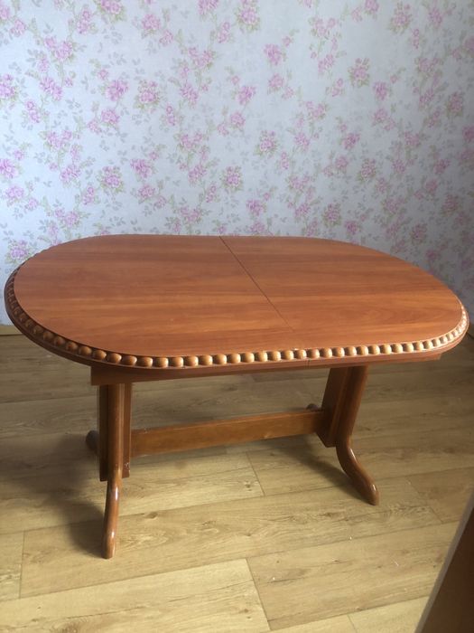 Стол деревянный