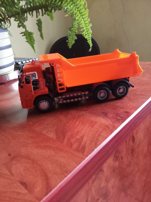 Трамвай і камаз за одну ціну