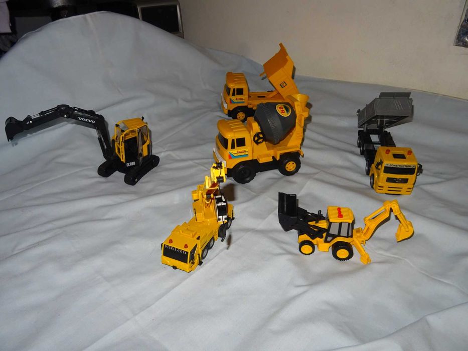 retroescavadora, camiao grua, camiao de carga para colecionar