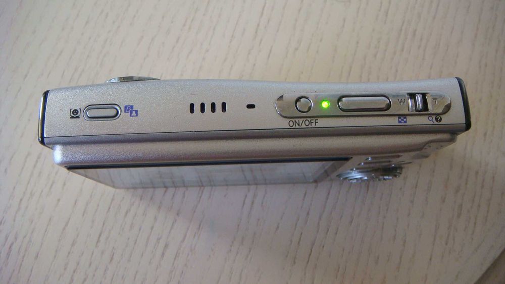 фотоаппараты Nikon coolpix S7  Samsung sy 60