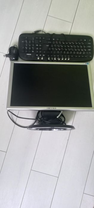 Монітор  HANNS G.,клавіатура та мишка