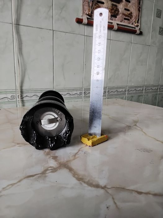 Продам машинку для помола-- Ручная мельница