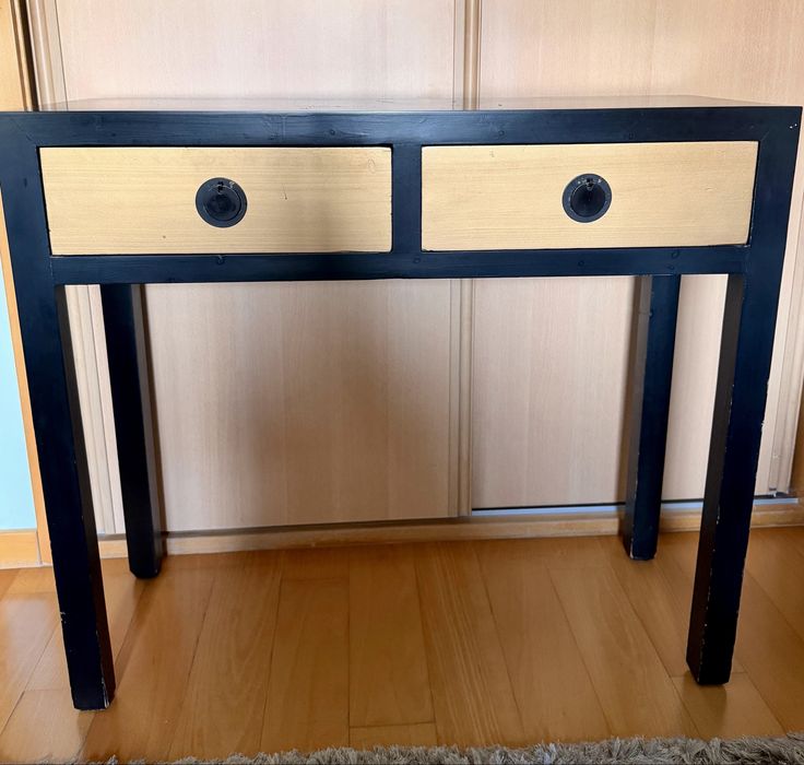 Aparador em madeira maciça