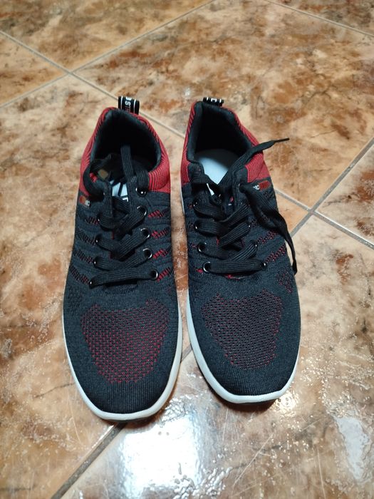 Obuwie sportowe rozm.44