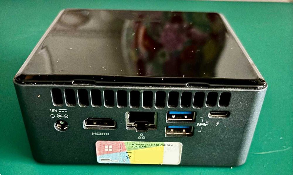 Mini computador Intel NUC I3 8109U