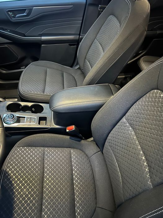 Продаю новий Ford Escape