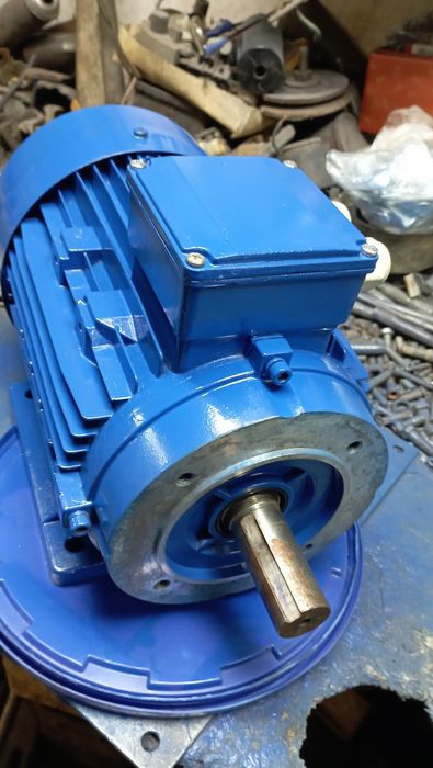 Електро двигун мотор 5.5кВт 2880-3000 обертів на хвилину 3 фази