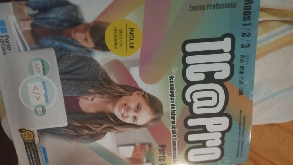Livros escolares curso profissional Gestão 10° ano
