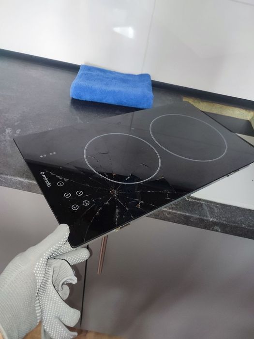 Плита электро  варочная, рабочая, Минола, разито стекло. М Харьковская