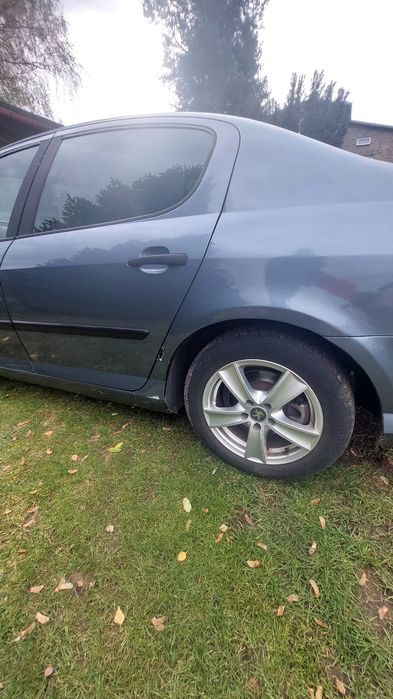 Peugeot 407 sedan