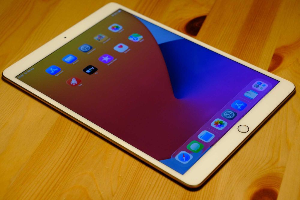 Apple iPad Air WiFi 64GB Gold - 3 generacji A2152