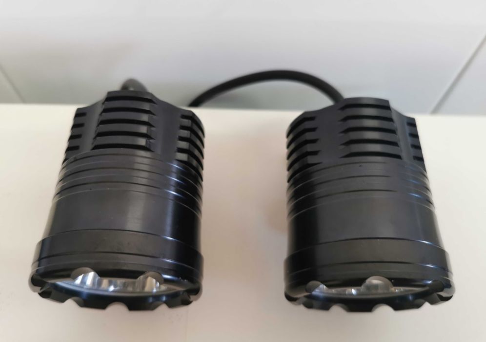 Faróis Universais Auxiliares / Nevoeiro leds / Motos / Motas ( NOVOS )