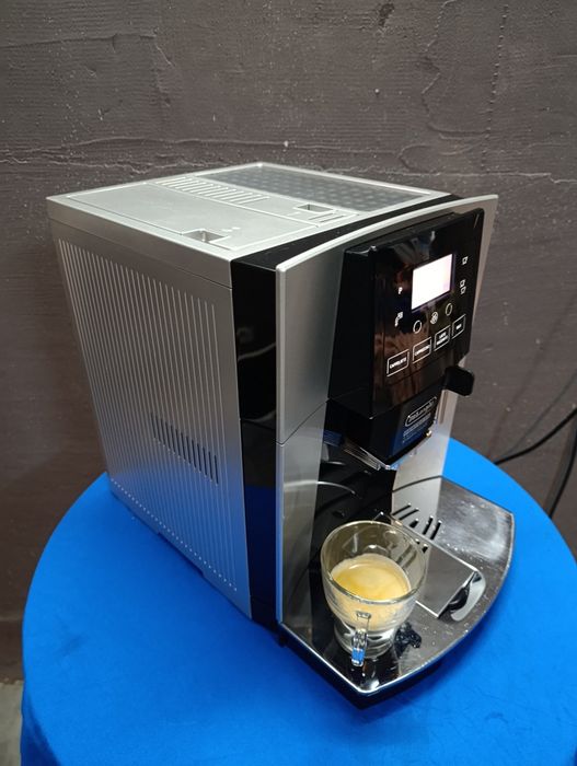 Кавоварка Delonghi perfecta graphic touch з молочником