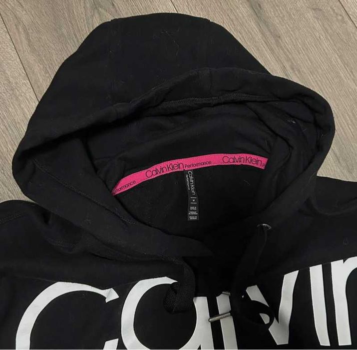 Calvin Klein 38 M czarna bluza luźna z kapturem białe Logo