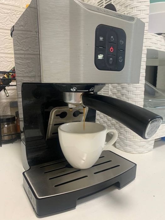 Продам рожковую кофеварку в рабочем состоянии недорого