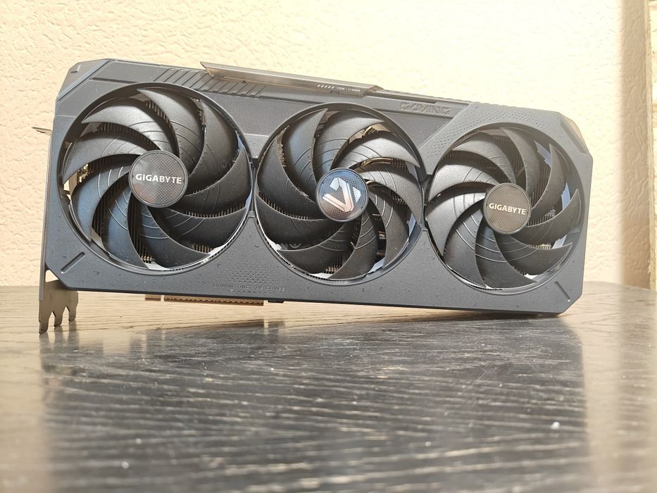 Відеокарта Gigabyte Gaming OC RTX 5090 32 GB GDDR-7 Магазин CompiC