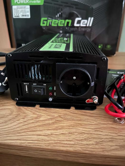 Инвертор ИБП 3 в 1 Green Cell с чистым синусом, 12В-230В, 300Вт/600Вт