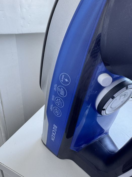 Ferro a vapor BECKEN 2600W