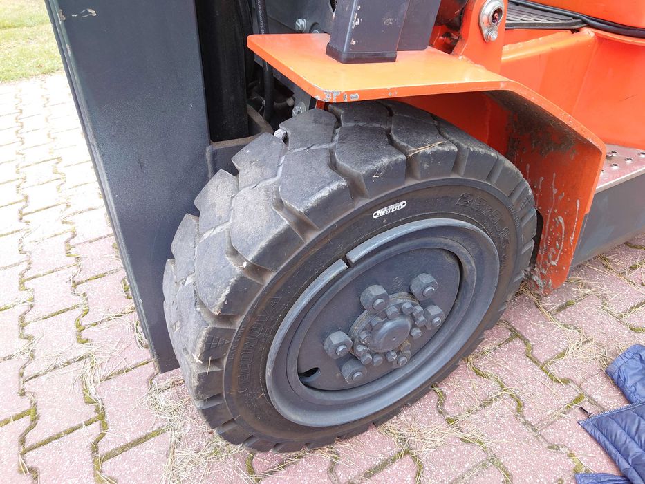 Wózek widłowy PRONAR 3,5t triplex 2021r gaz.