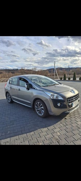 Машина Peugeot 3008