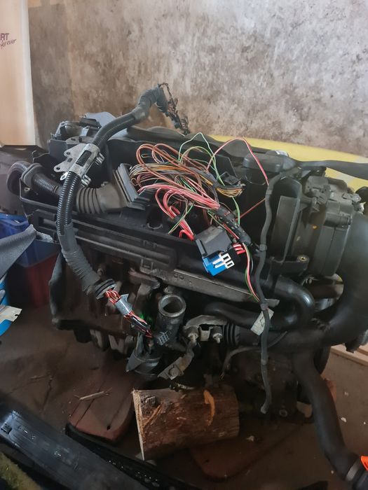 Słupek silnika BMW e39