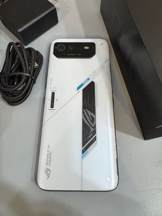 ASUS rog phone 6