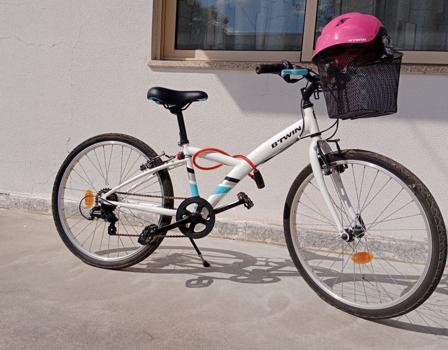 Bicicleta de criança (até aos 13 anos) B- win 100 quase sem uso.