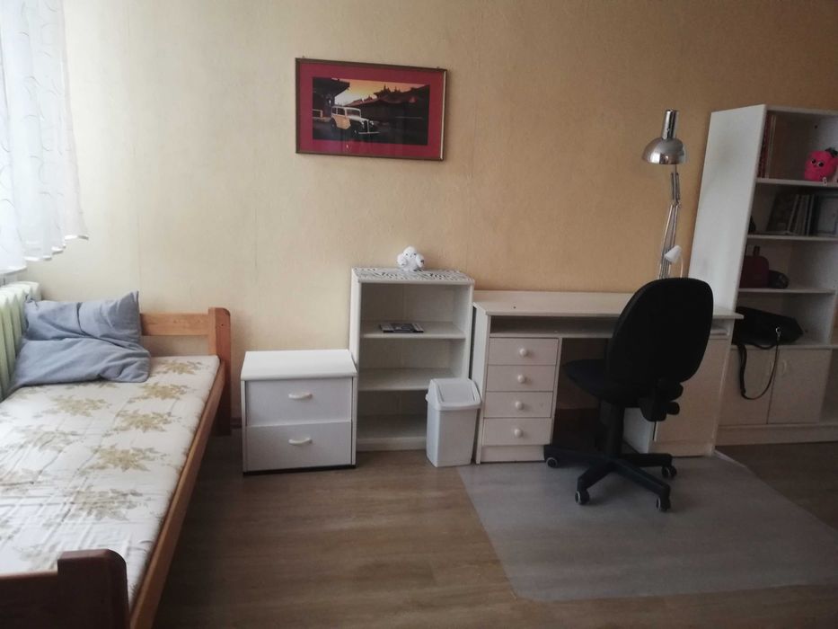 1200 dwa pokoje dla studentów w mieszkaniu studenckim