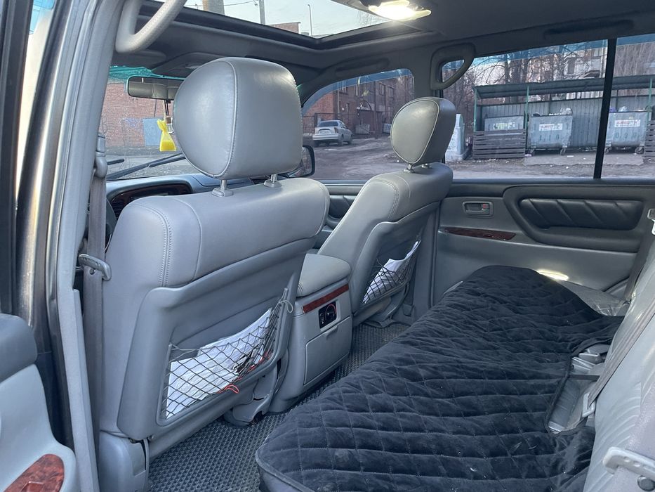 Toyota Land Cruiser 100