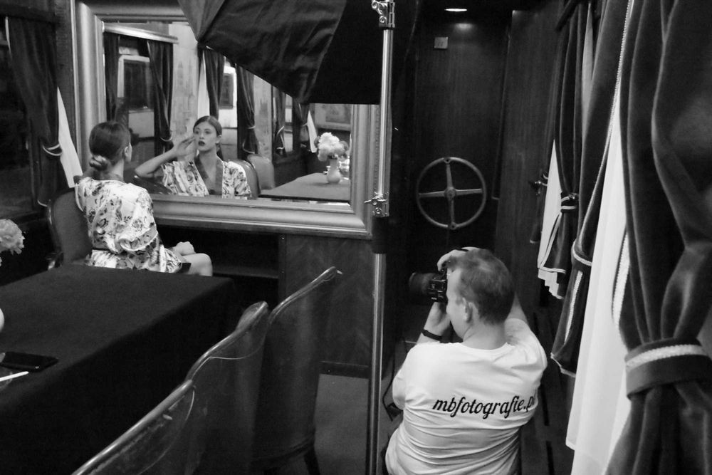 Sesja Wodna | Kobieca | Artystyczna - Idealny Prezent na Dzień Kobiet