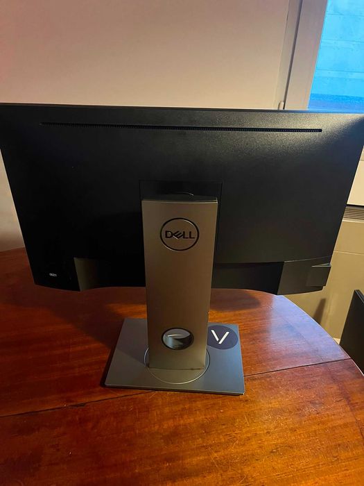 Monitor Dell 23.8" Ultra HD 4K - P2418D