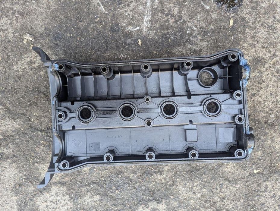 б/в клапанна кришка daewoo nubira, aveo, lanos (16v e-tec)