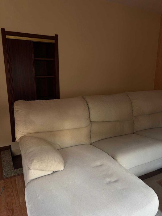 Conjunto Sofá com tapete e mesa de centro