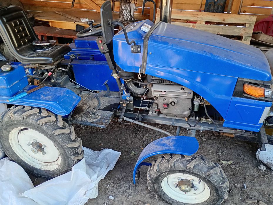 Мото трактор Форте з навісним обладнанням.